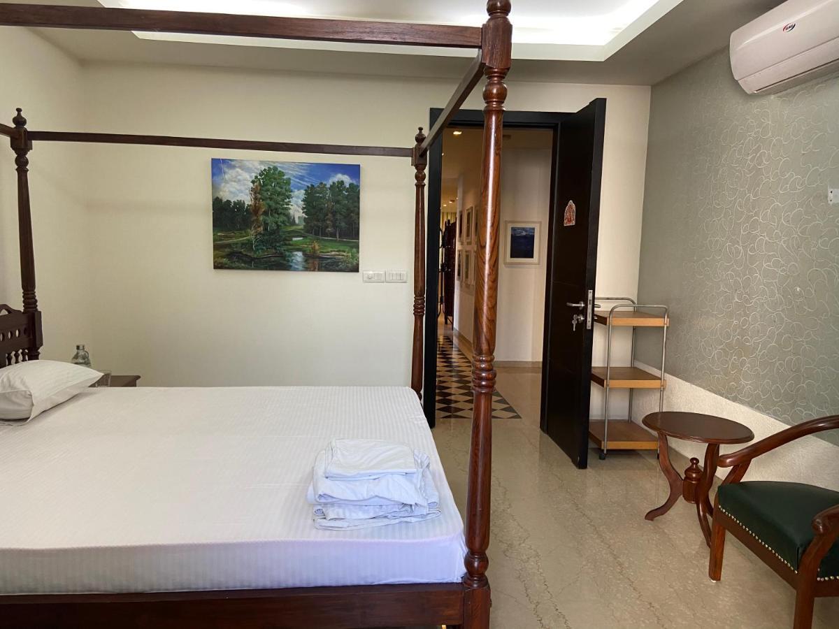 Bed and Breakfast Art House Vasant Vihar Нью-Дели Экстерьер фото